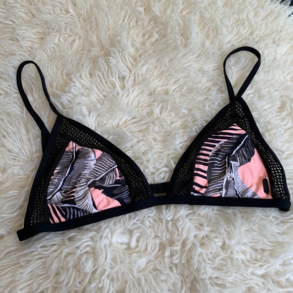 Ripcurl triangle bikini top - Picture 1 of 8